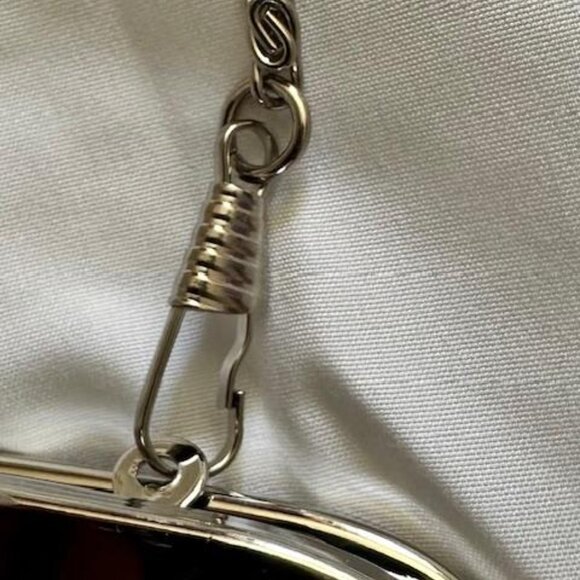 WHITE SATIN LIKE ROSETTE SHOULDER BAG/HANDBAG/CLUTCH WITH SILVERTONE CHAIN - Picture 6 of 8